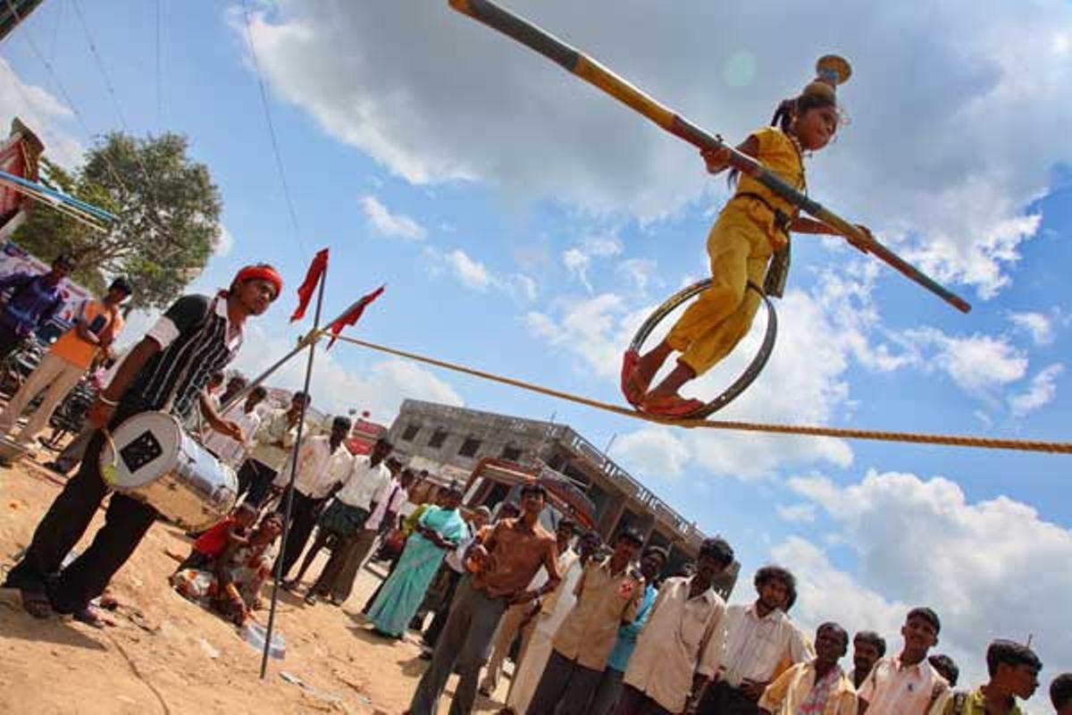 Malabaristas cerca de kabini.