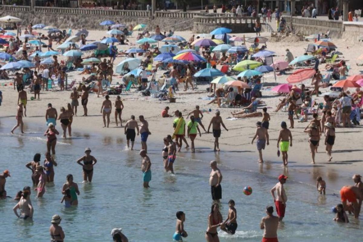 Las comarcas de O Salnés y Pontevedra están a rebosar, y sus playas son una de las razones.