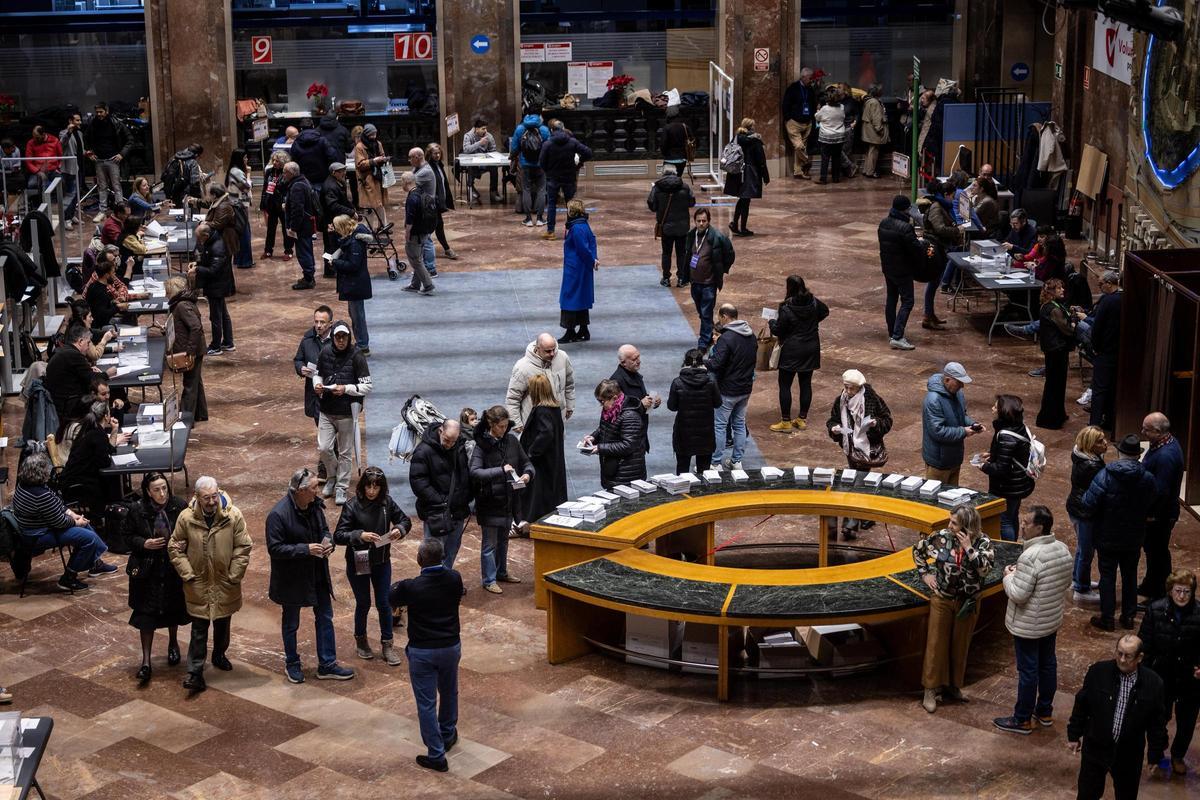 En imágenes | Así transcurre la jornada electoral en Aragón