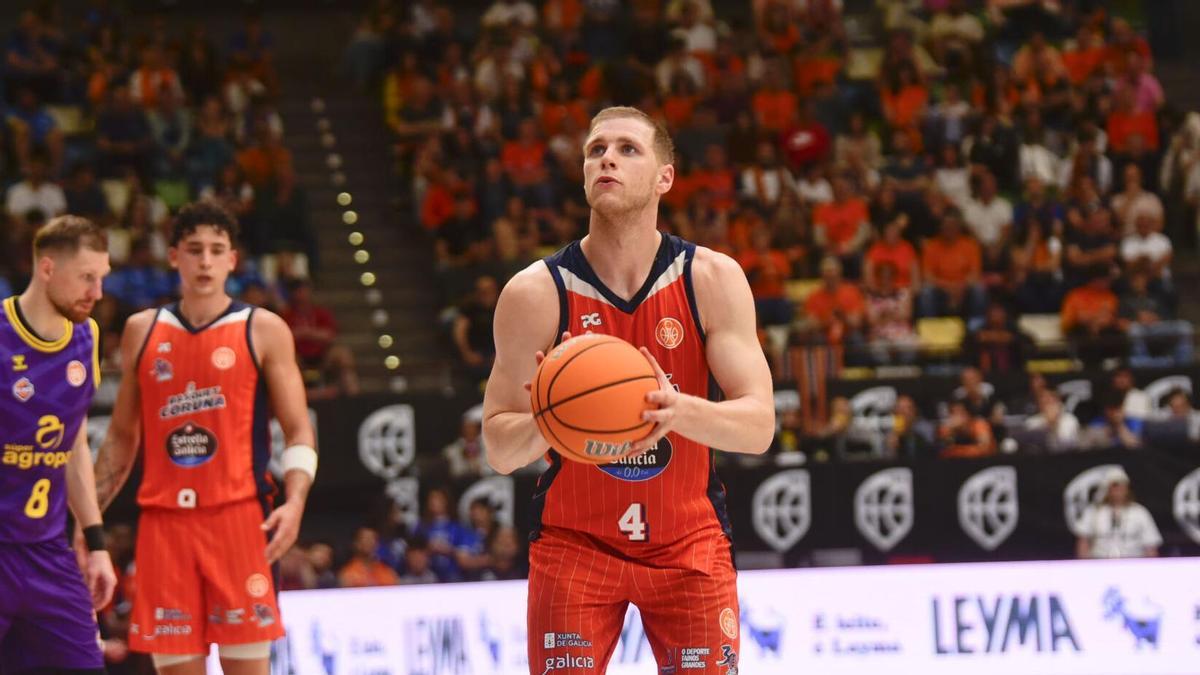 Paul Jorgensen, antes de un tiro libre en las semifinales de la Final Four frente al Palencia.