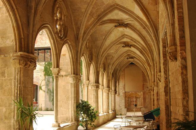 Barcelona desencalla la reapertura del encantador bar bajo las bóvedas del Convent de Sant Agustí