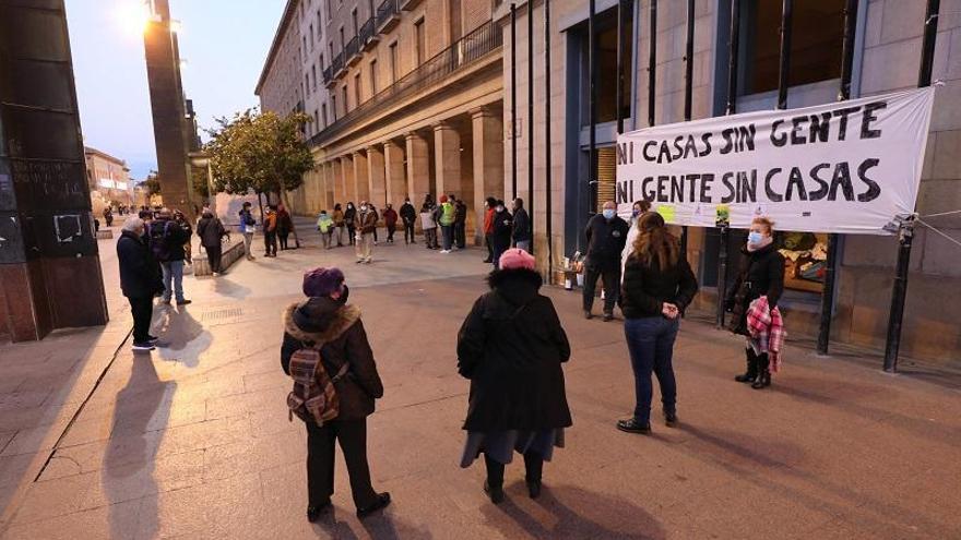 Los acampados en la plaza del Pilar de Zaragoza denuncian su «abandono»