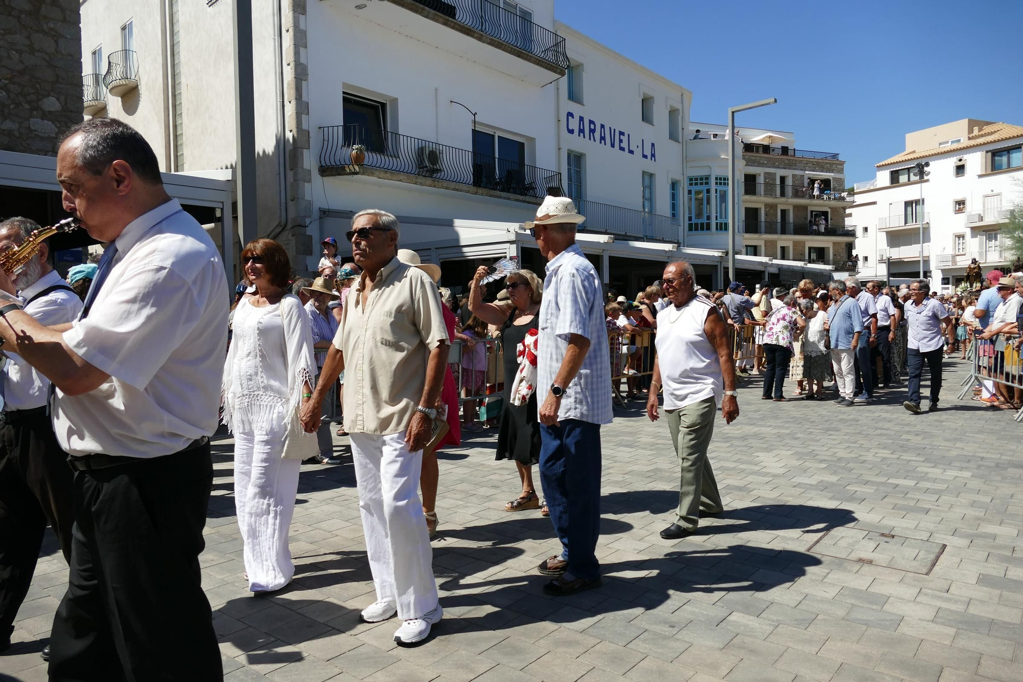 L'Escala commemora la Festa del Carme amb un sentit homenatge a les persones grans i a les seves arrels marineres