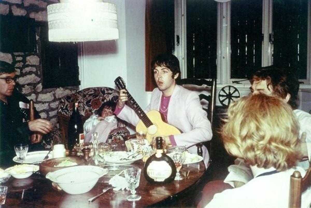 Paul McCartney, en casa del dentista Gordon Mitchell, en Harrold, en 1968