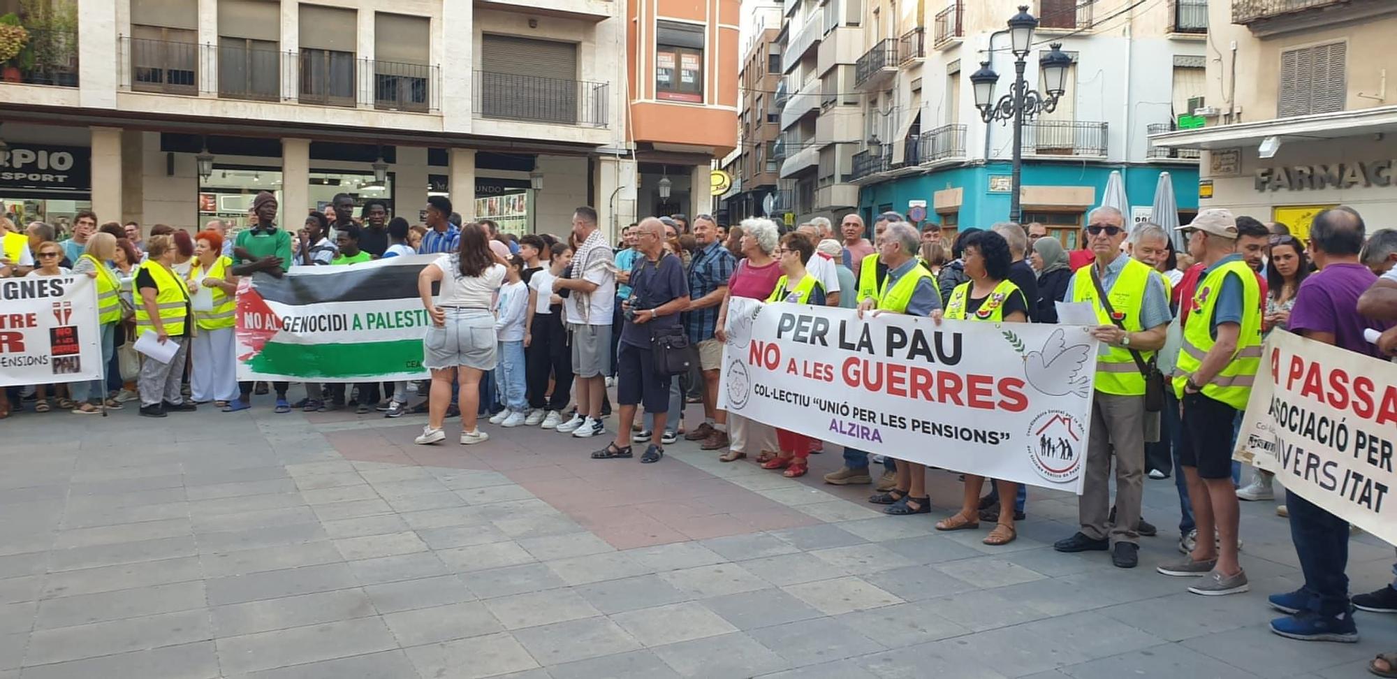 Éxito de la concentración celebrada en Sueca de apoyo al pueblo palestino