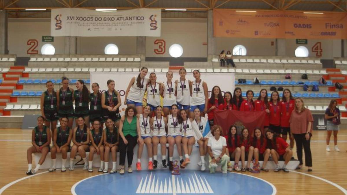 Imagen de la entrega de medallas del baloncesto femenino.