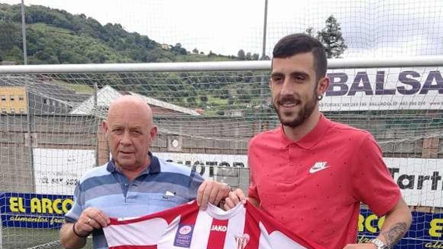 Polo, junto a José Luis Cueva, en su presentación en L&#039;Entregu.