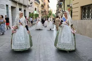 El barrio del Carmen saca en procesión a su patrona