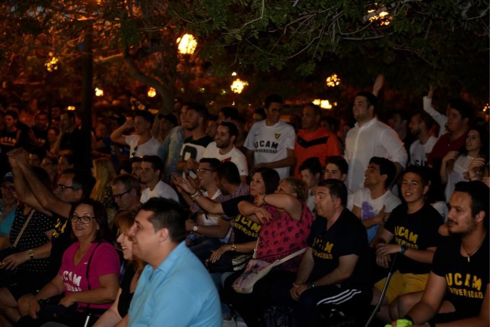 Los aficionados del UCAM lo celebran desde la universidad