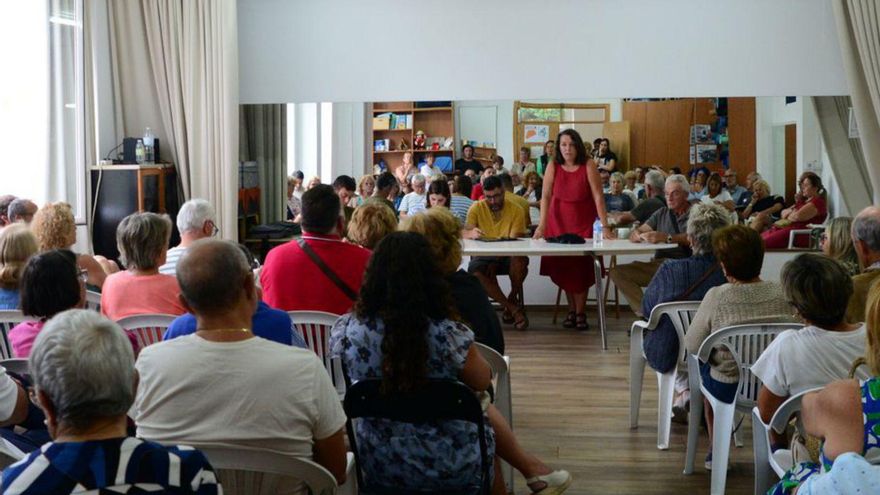 Vecinos de Ramil apelan a Concello y Seaga para acelerar la limpieza
