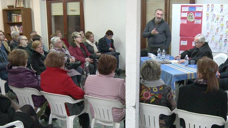 El obispo durante el encuentro en Monforte del Cid