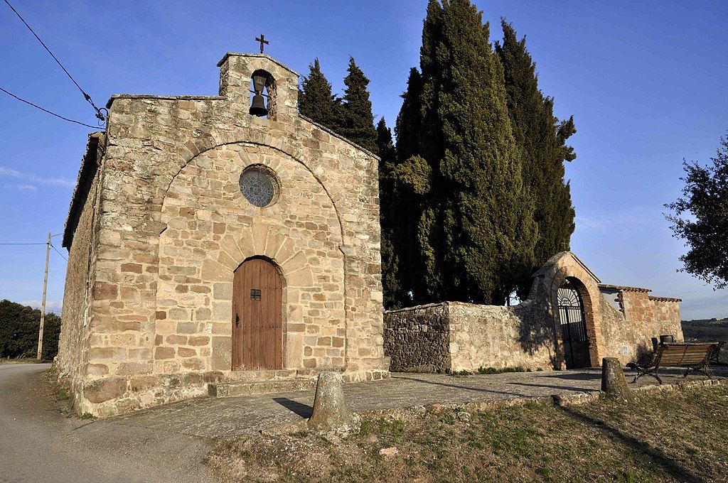 Santa Cecilia de Granera, con el cementerio parroquial adyacente.