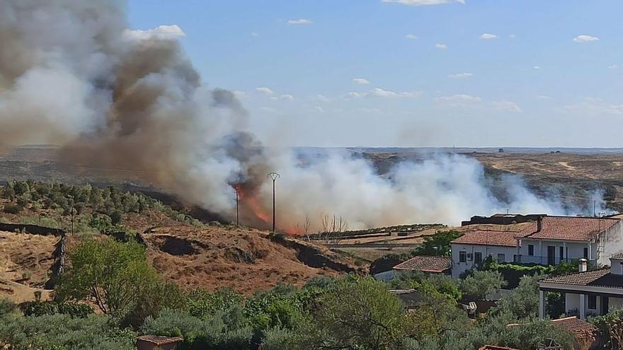 Incendio en Cañaveral el pasado 16 de julio que obligó a desalojar la pedanía de Villar del Arco.