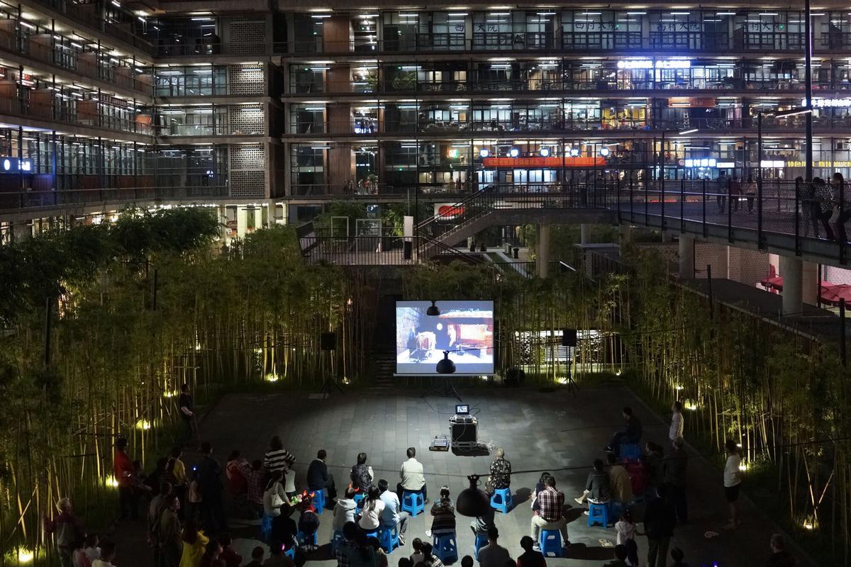 Actividad en el West Village, del arquitecto chino Liu Jiakun, que es el ganador del Premio Pritzker 2025 por crear edificios en grandes ciudades que ofrecen "un escenario completamente nuevo de la vida cotidiana".