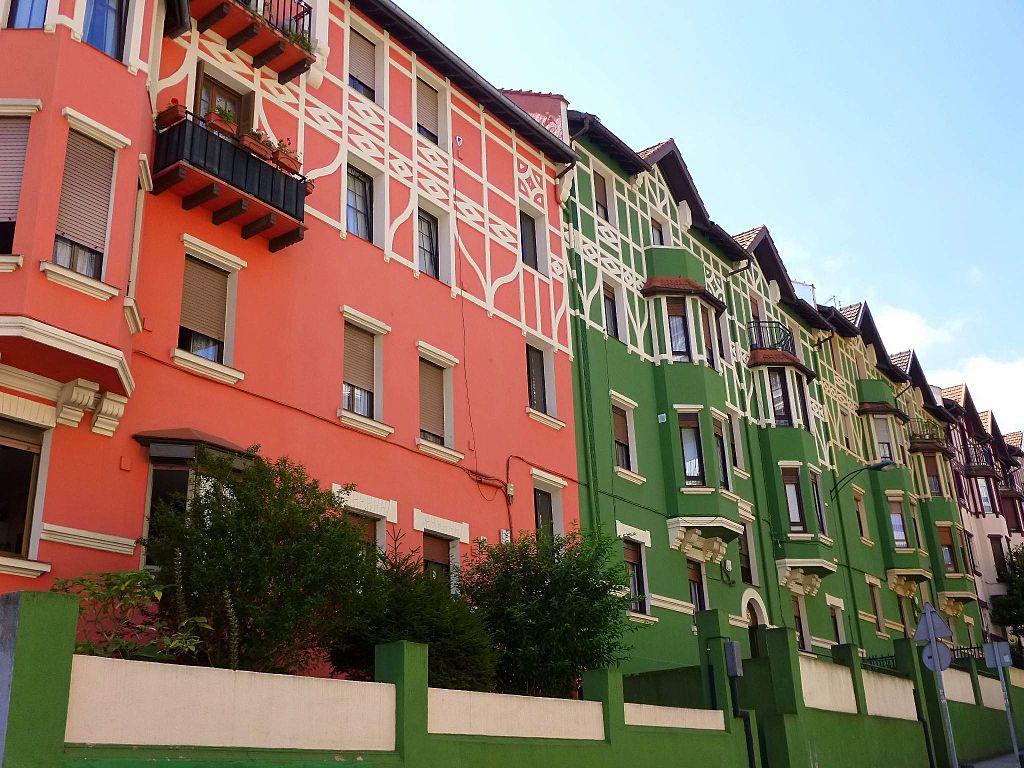 Bilbao Avenida Kirikiño (barrio de Iralabarri, distrito de Errekalde) 1