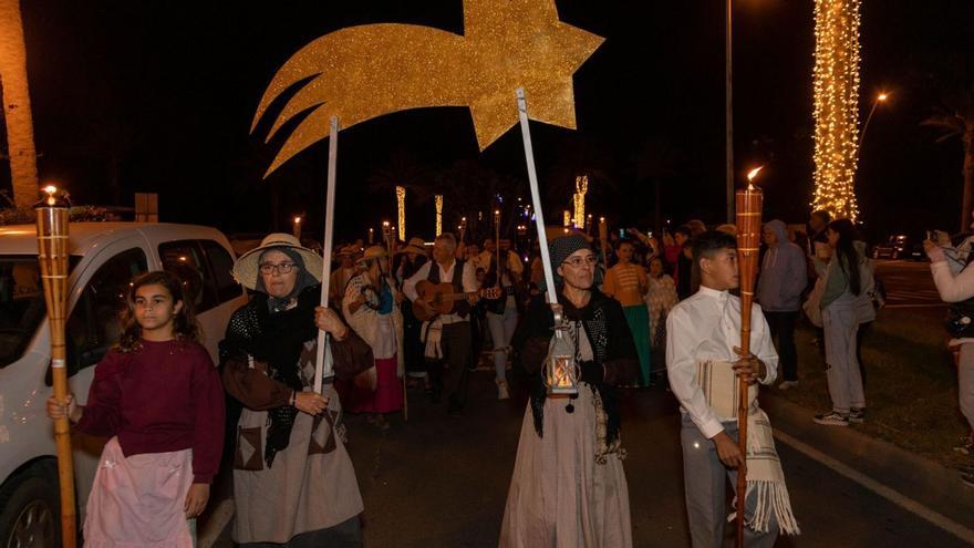 Los vecinos de La Lajita recrean la cabalgata de Reyes como antaño