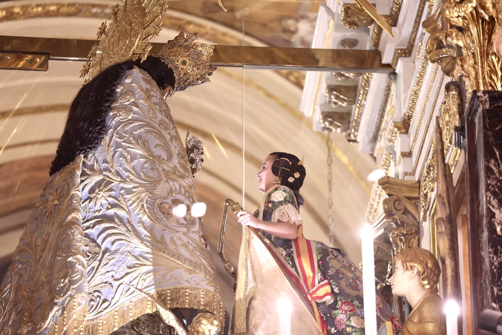 La Exaltación de las Fallas 2024 finaliza con la visita a la Virgen