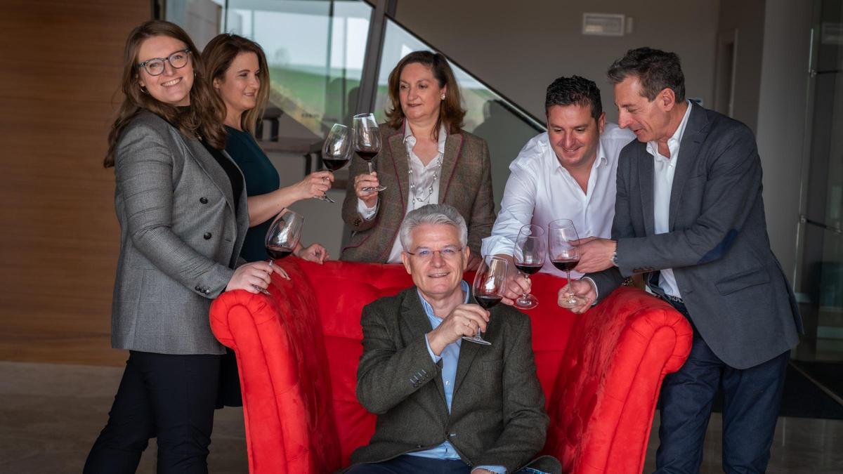 La familia Figuero, con Cristina M. Figuero a la izquierda.