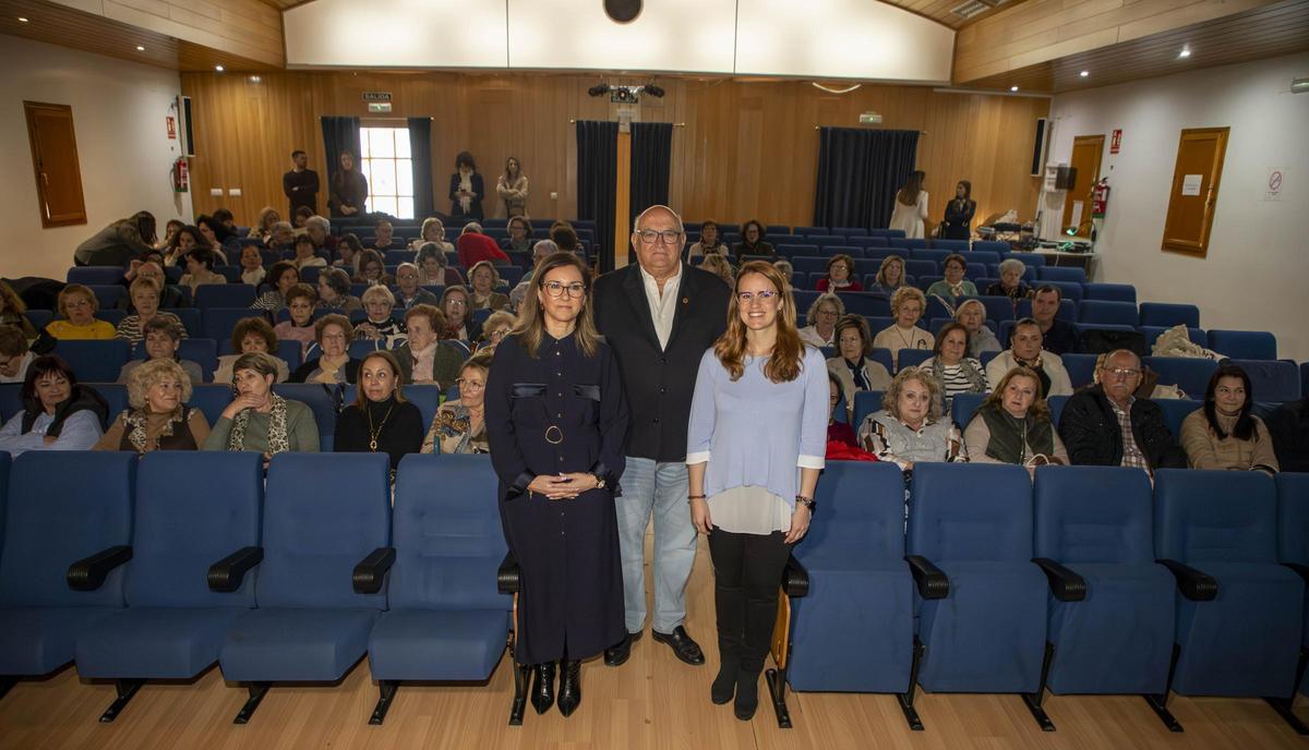 Mujeres de la Campiña Sur reciben formación en materia digital gracias al programa ‘Eres capaz’ de la Diputación.