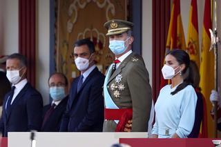 "Me gusta el Ejército y abuchear a Sánchez. Es un dos por uno"