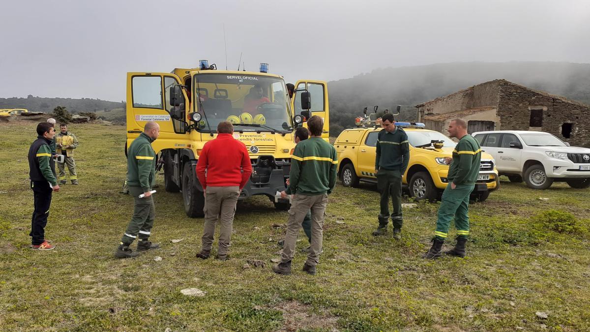 Grups de prevenció d'incendis forestals d'ambdós costats de la frontera intercanvien experiències al Parc Natural de Cap de Creus