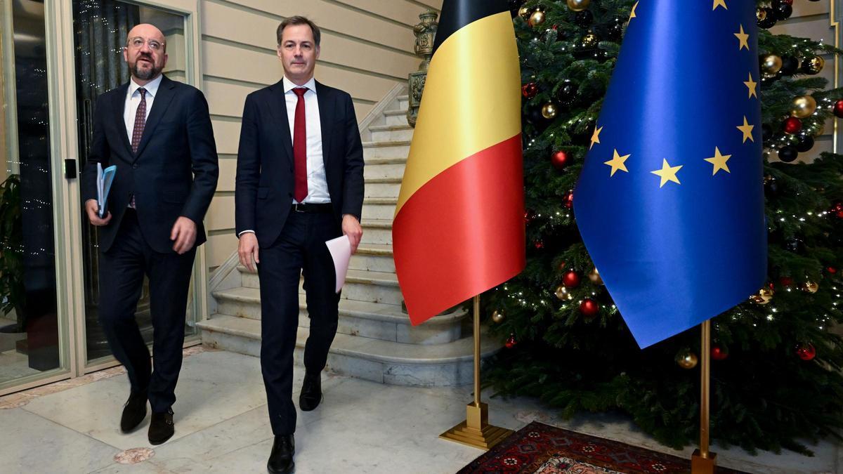 El primer ministro belga, Alexander De Croo, yel presidente del Consejo Europeo, Charles Michel.