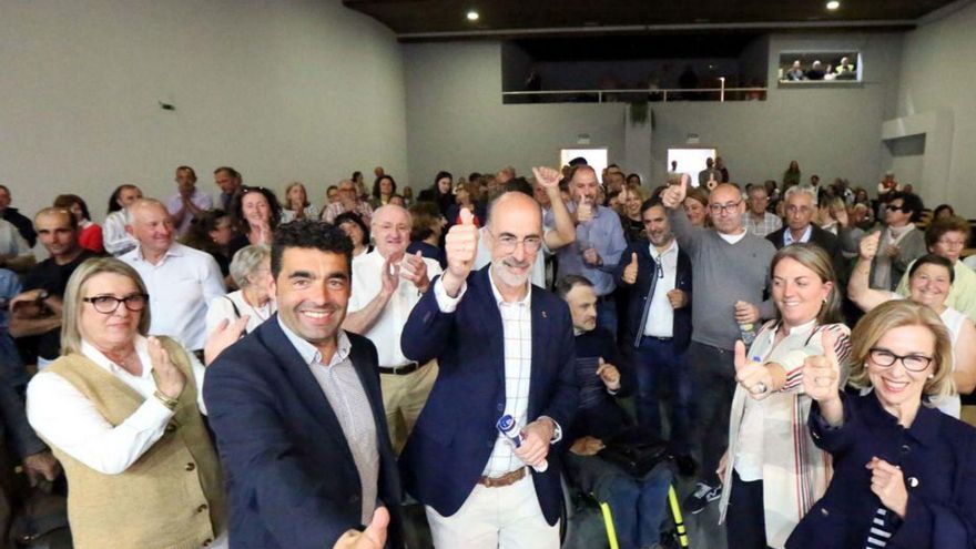 El mitin central del PP en Baiona en el auditorio V Centenario.