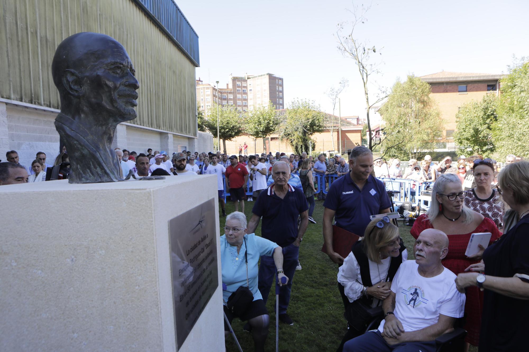 Avilés homenajea a Dacal en el 50º. aniversario de su bronce en Múnich