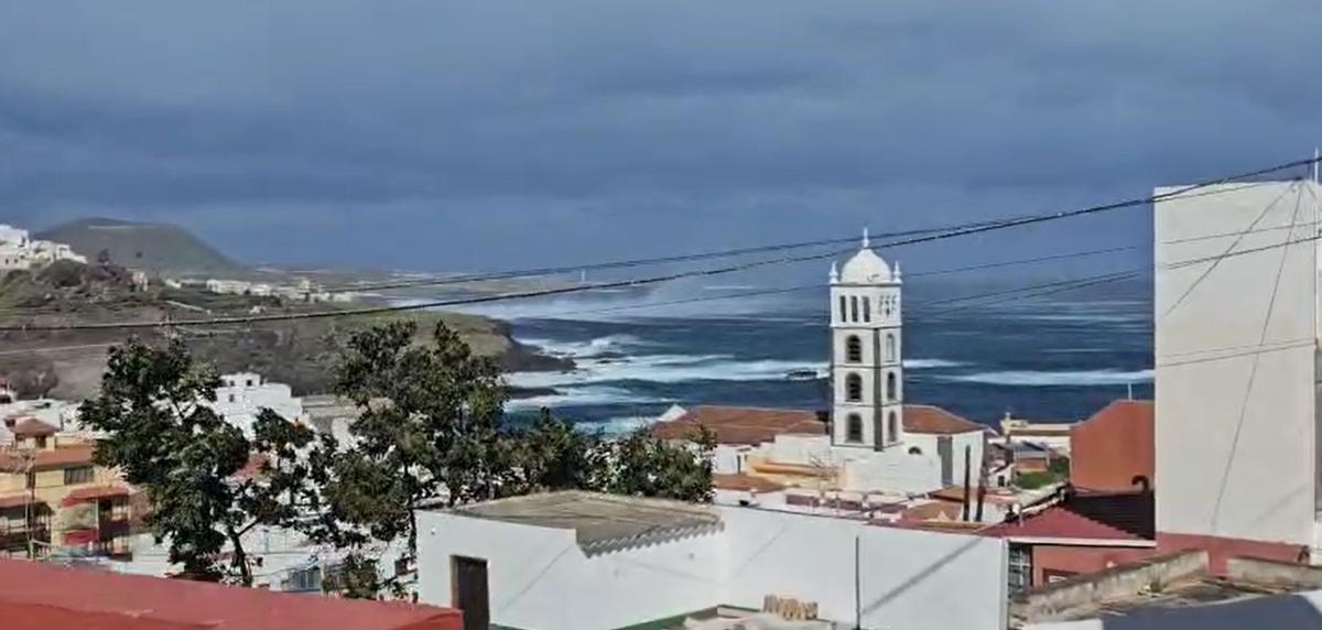 Oleaje y viento en Garachico por la borrasca 'Nuria'