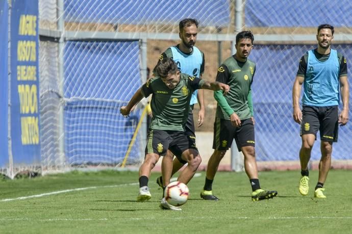 TELDE. Entrenamiento de la UDLP  | 02/04/2019 | Fotógrafo: José Pérez Curbelo