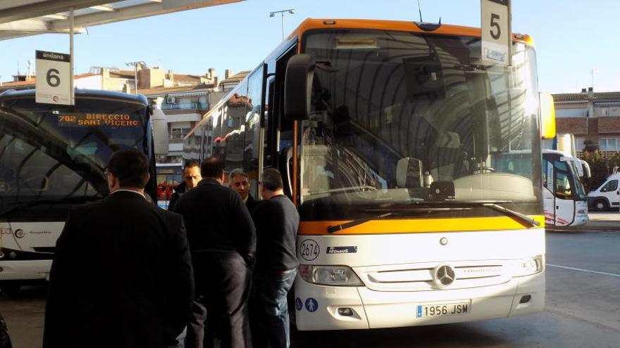 Un dels vehicles que realitzen la ruta entre Manresa i Barcelona