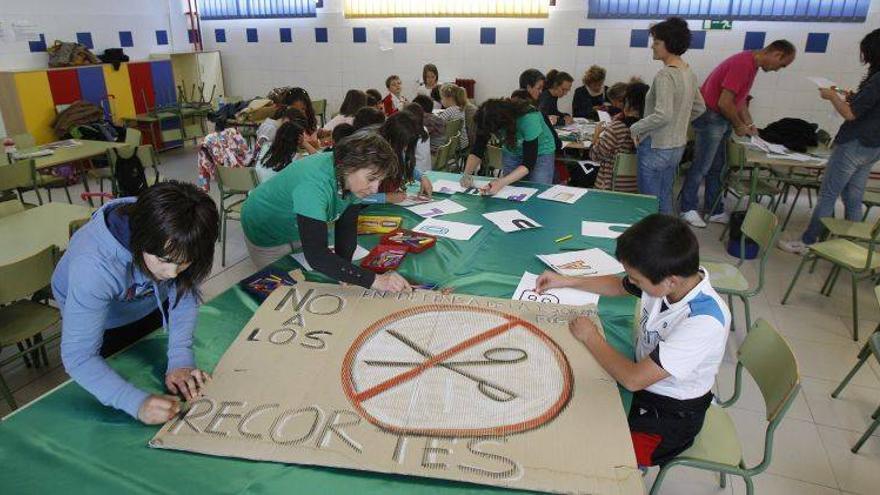 Los sindicatos prevén un éxito de la huelga en la enseñanza en Aragón