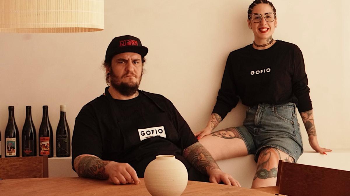 Safe Cruz y Aida González, propietarios del restaurane Gofio, en Madrid.