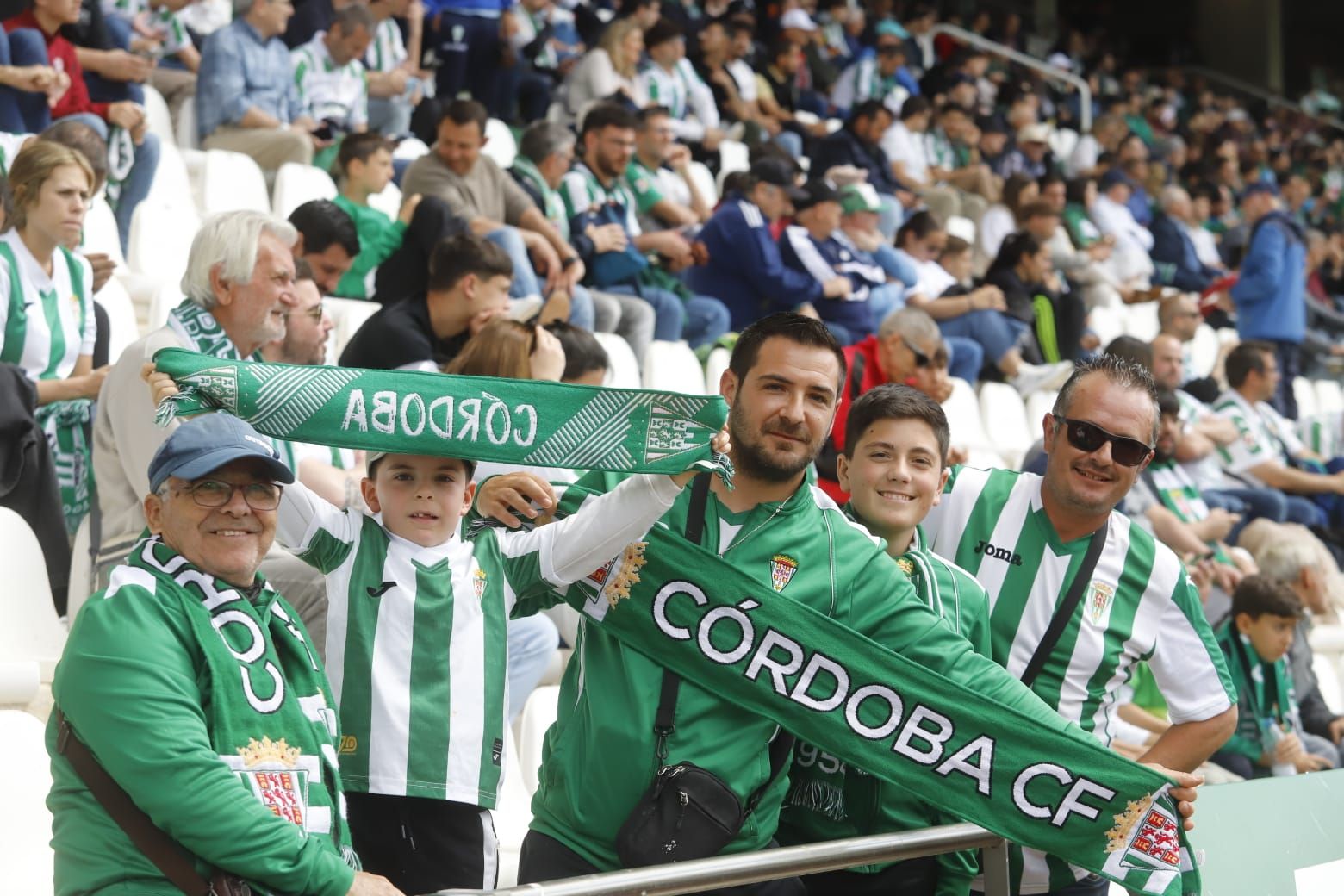 Córdoba CF-Real Oviedo, las imágenes de la afición en El Arcángel