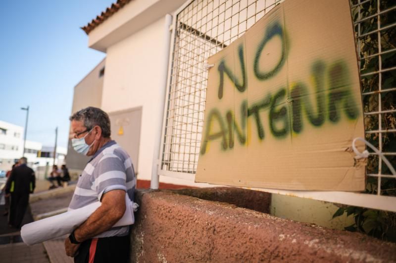 Protesta de los vecinos de San Matías contra la instalación de una antena 5G en el barrio