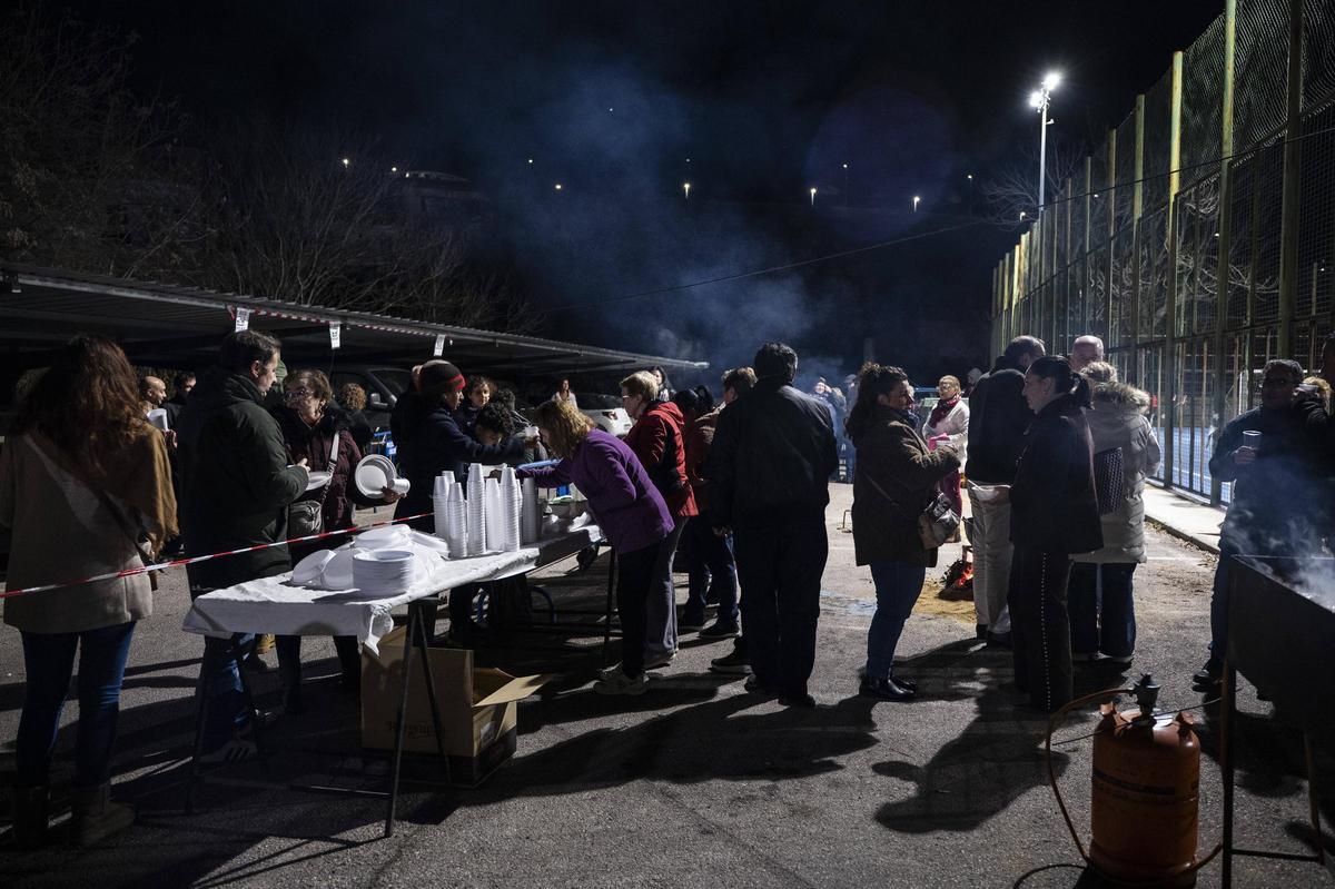 FOTOGALERÍA | Convivencia y migas en la barriada de San Francisco de Cáceres