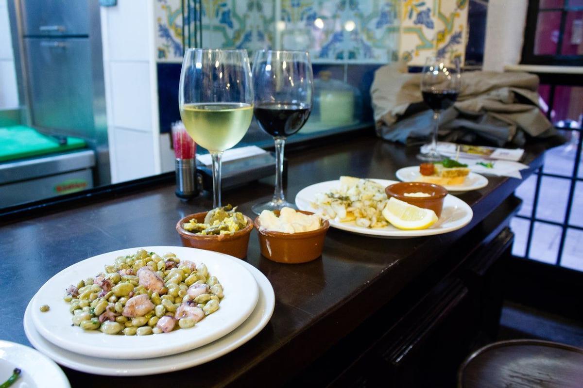 Tapas y vinos