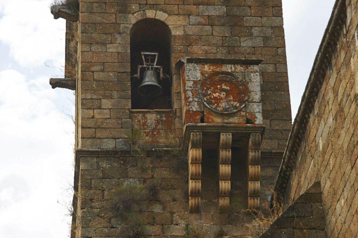 La torre de la iglesia de Gata.