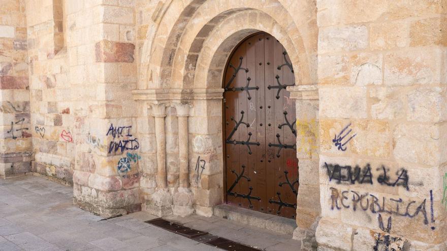 Estado que presenta una de las fachadas de la iglesia de San Esteban. | Emilio Fraile