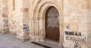 El Románico, objetivo de los vándalos: los grafiteros se ceban con varias iglesias