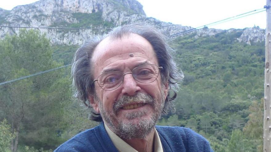 Josep Piera, premio Lluís Guarner por su trayectoria literaria en valenciano