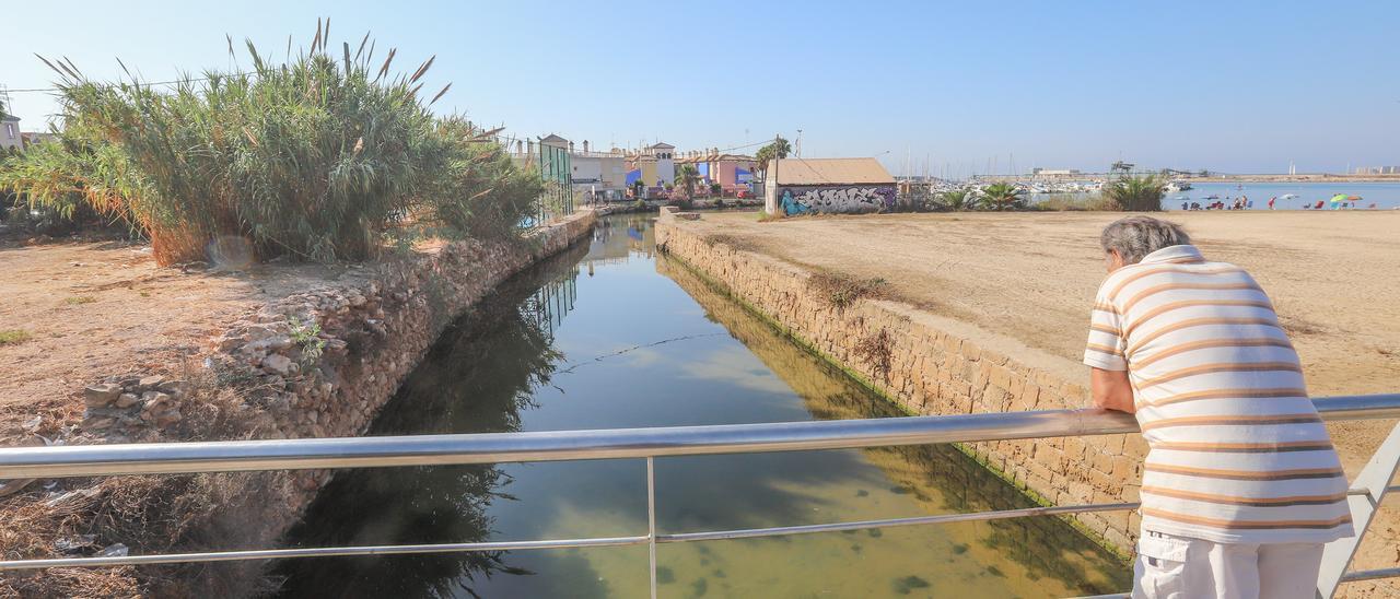 Canal del Acequión de Torrevieja. Los urbanizadores de las torres quieren convertir los márgenes en paseos