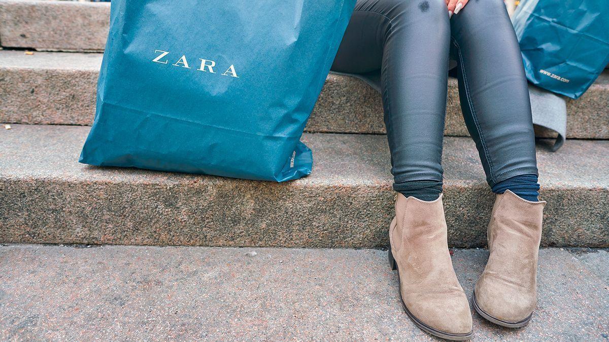 Zara rebaja a menos de 10 euros uno de los tops más deseados para el otoño