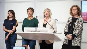 Laure Vega (CUP), Susanna Segovia (Comuns), Eva Candela (PSC) y Ester Capella (ERC), en rueda de prensa