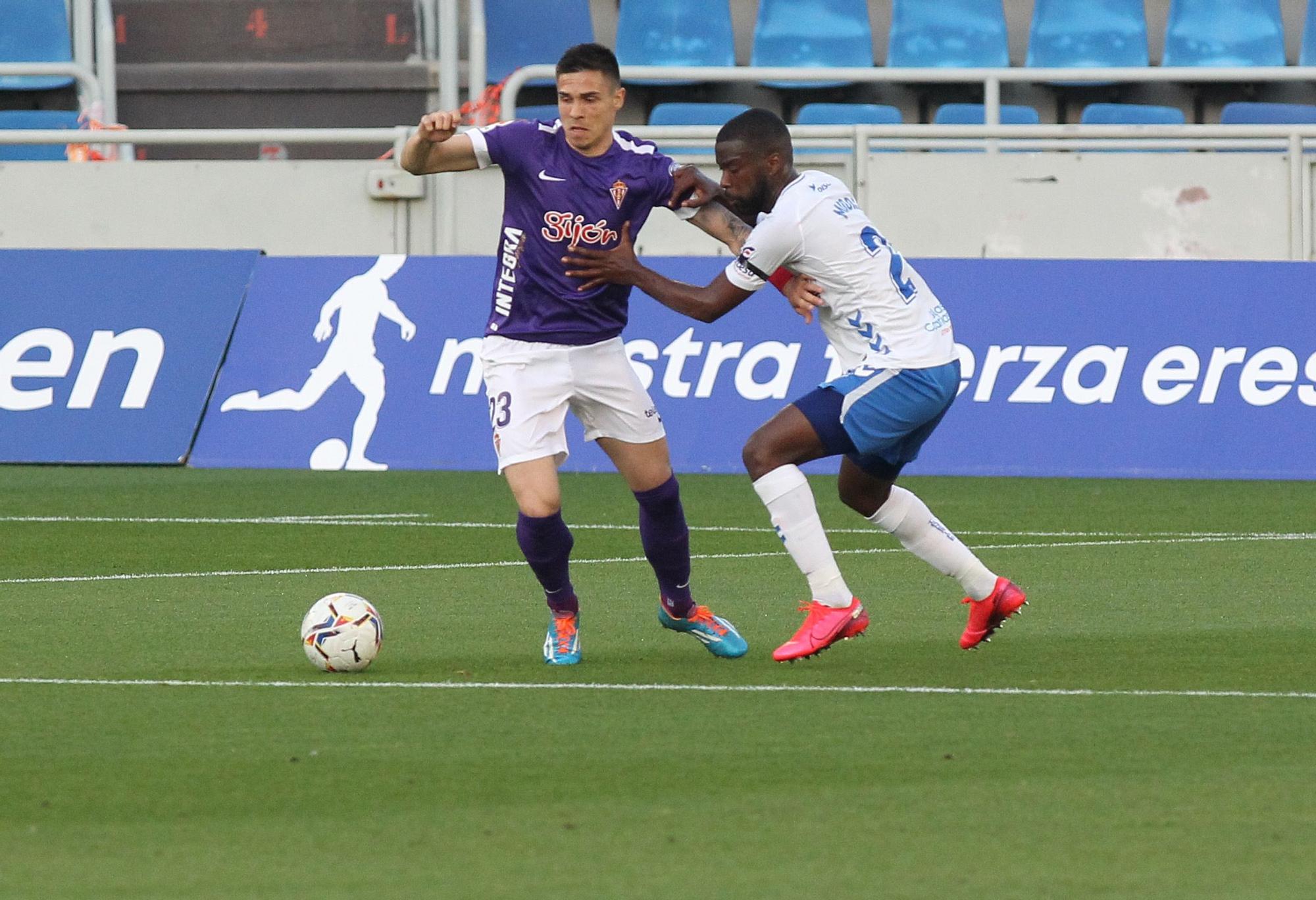 Las imágenes del partido entre el Tenerife y el Sporting (1-0)