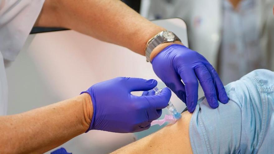 Casi 400.000 personas se han vacunado ya contra la gripe en Galicia