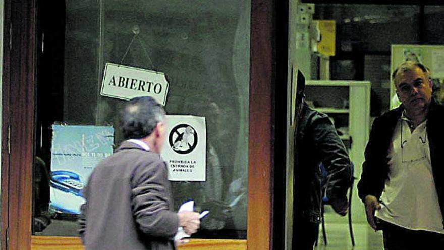 La falta de personal bloquea la atención telemática en las administraciones