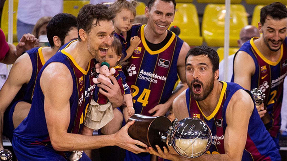 El Barça levanta el trofeo de campeón de la Liga Endesa