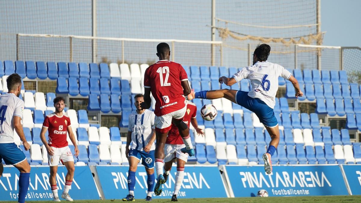 Corredera, durante el partido disputado en Pinatar Arena contra el Real Murcia.