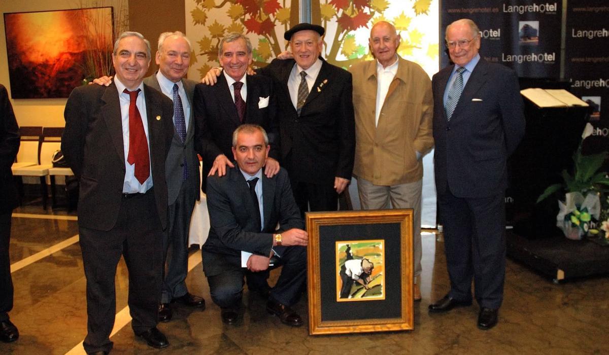 Nicanor López Brugos, segundo por la derecha, con sus amigos de "Los Quijotes".